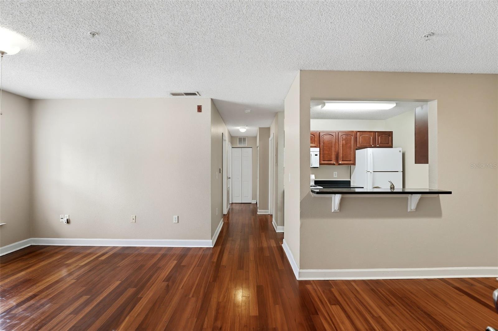 MIRIADA CONDO - Residential