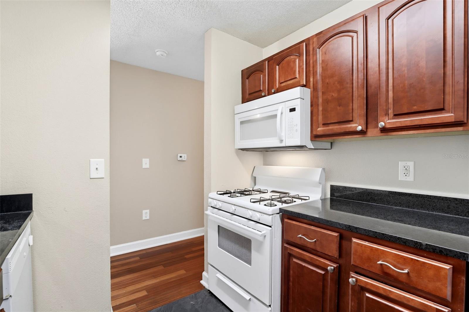 MIRIADA CONDO - Residential