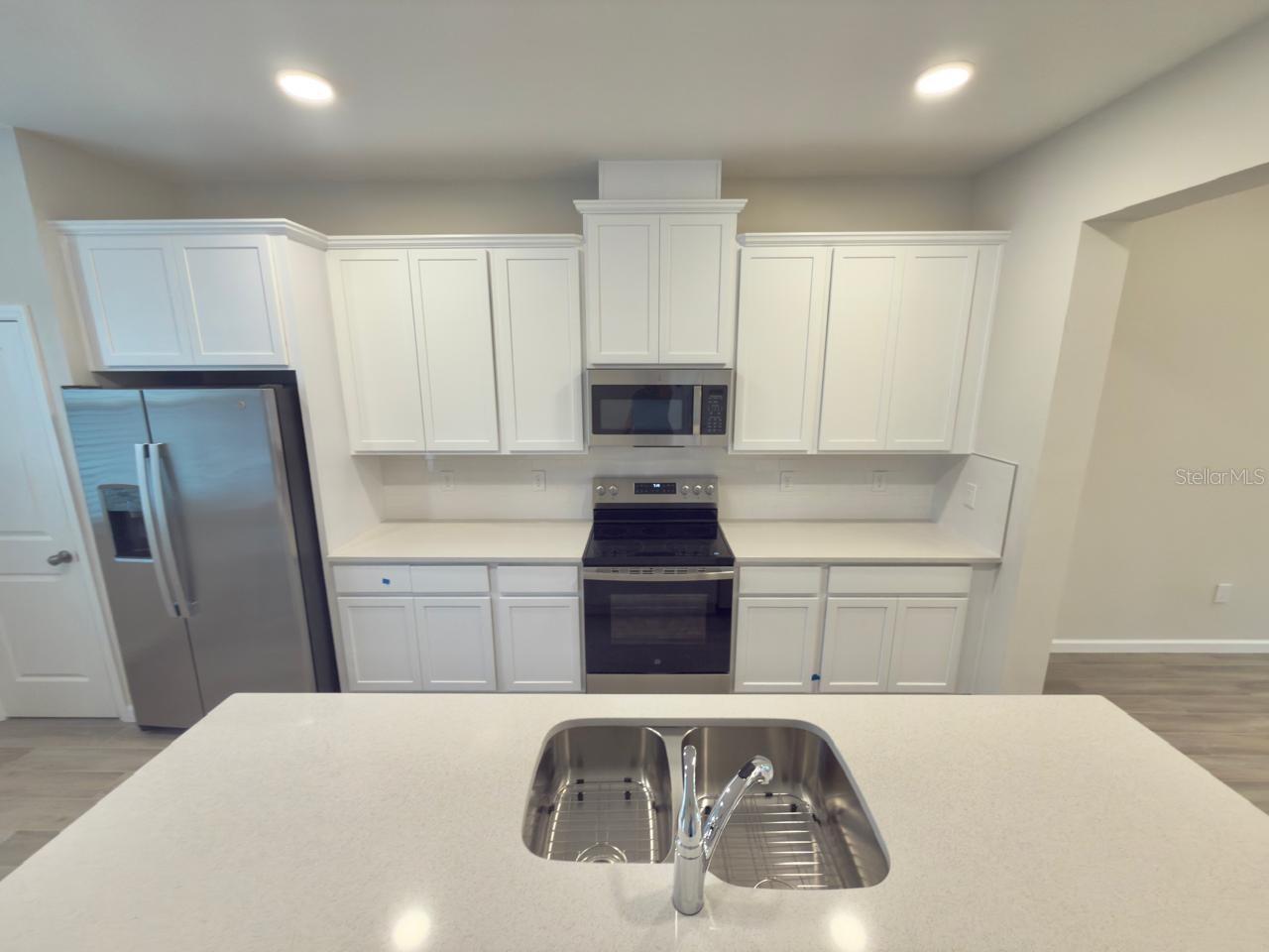 TRIBUTE AT OVATION - Residential Lease