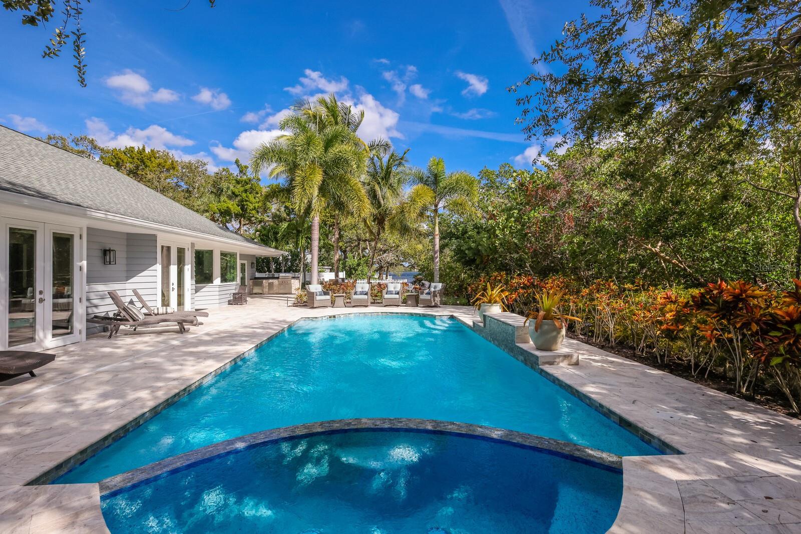 SIESTA PROPERTIES INC - Residential