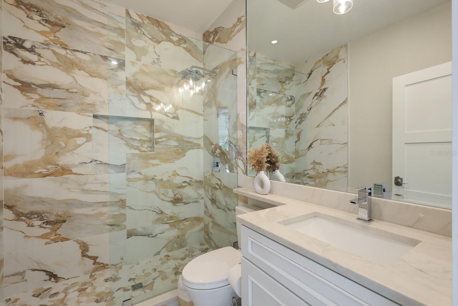 SIESTA PROPERTIES INC - Residential