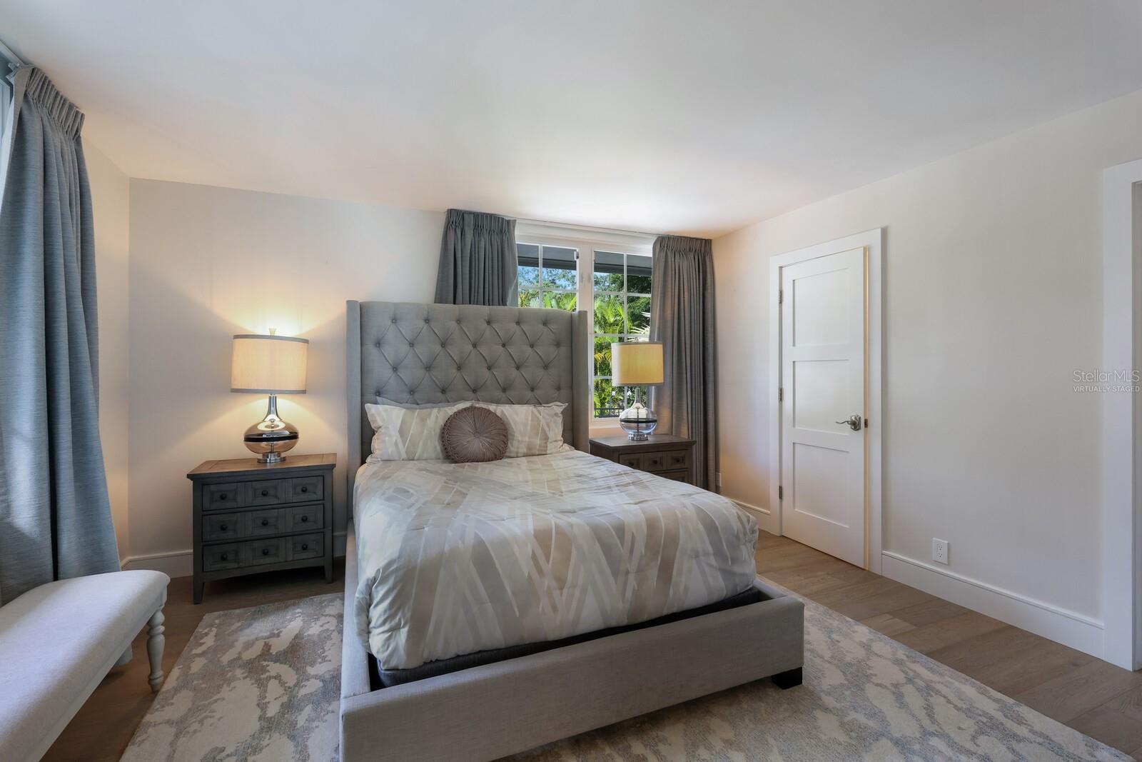 SIESTA PROPERTIES INC - Residential