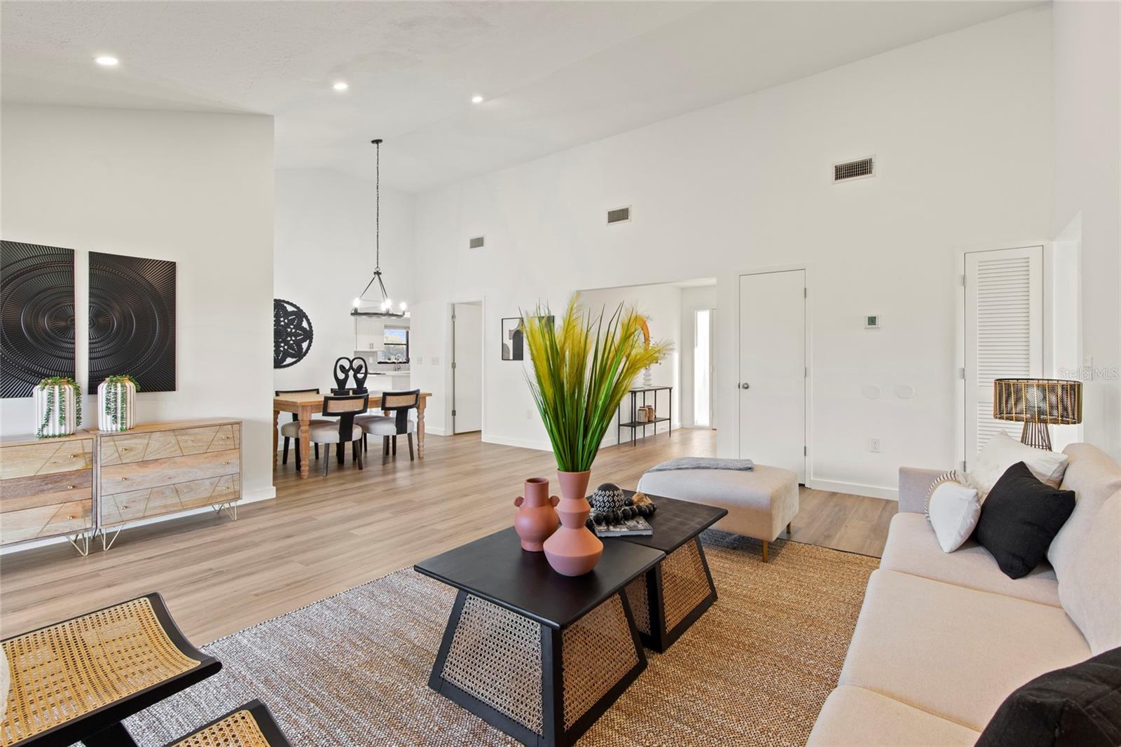 4004 HIDDEN RIVER LANE