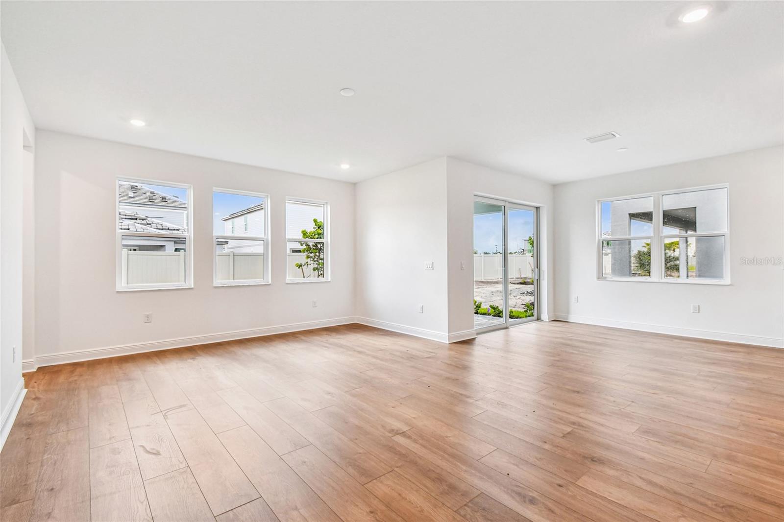 HAWKSTONE - Residential