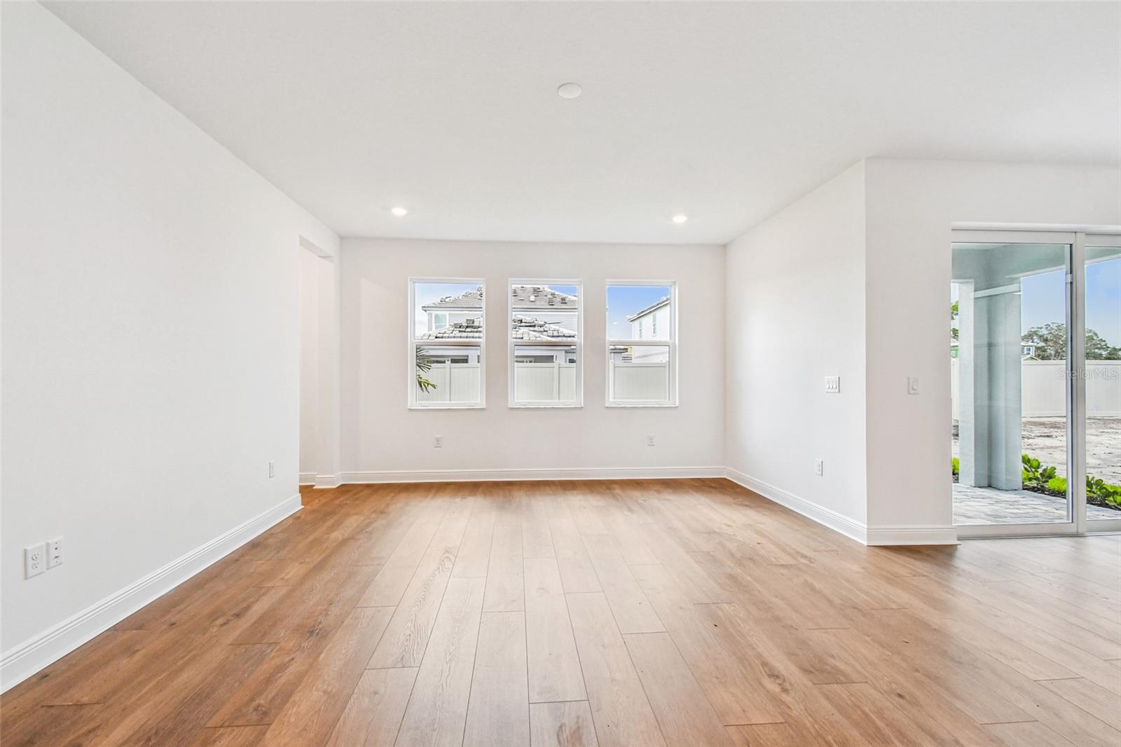 HAWKSTONE - Residential