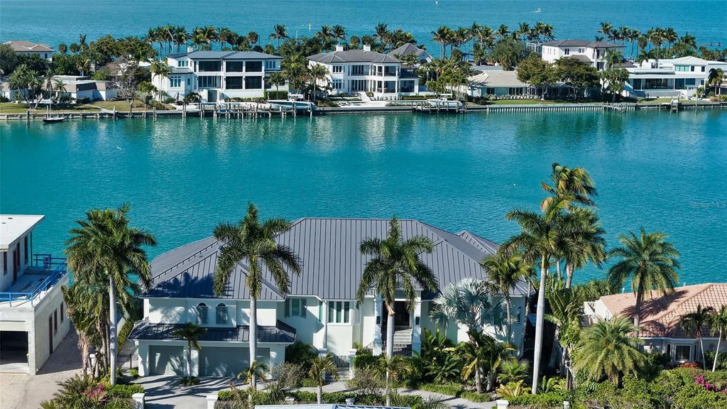 Photo of 119 N Warbler Lane, Sarasota, FL 34236 (MLS # A4681528)