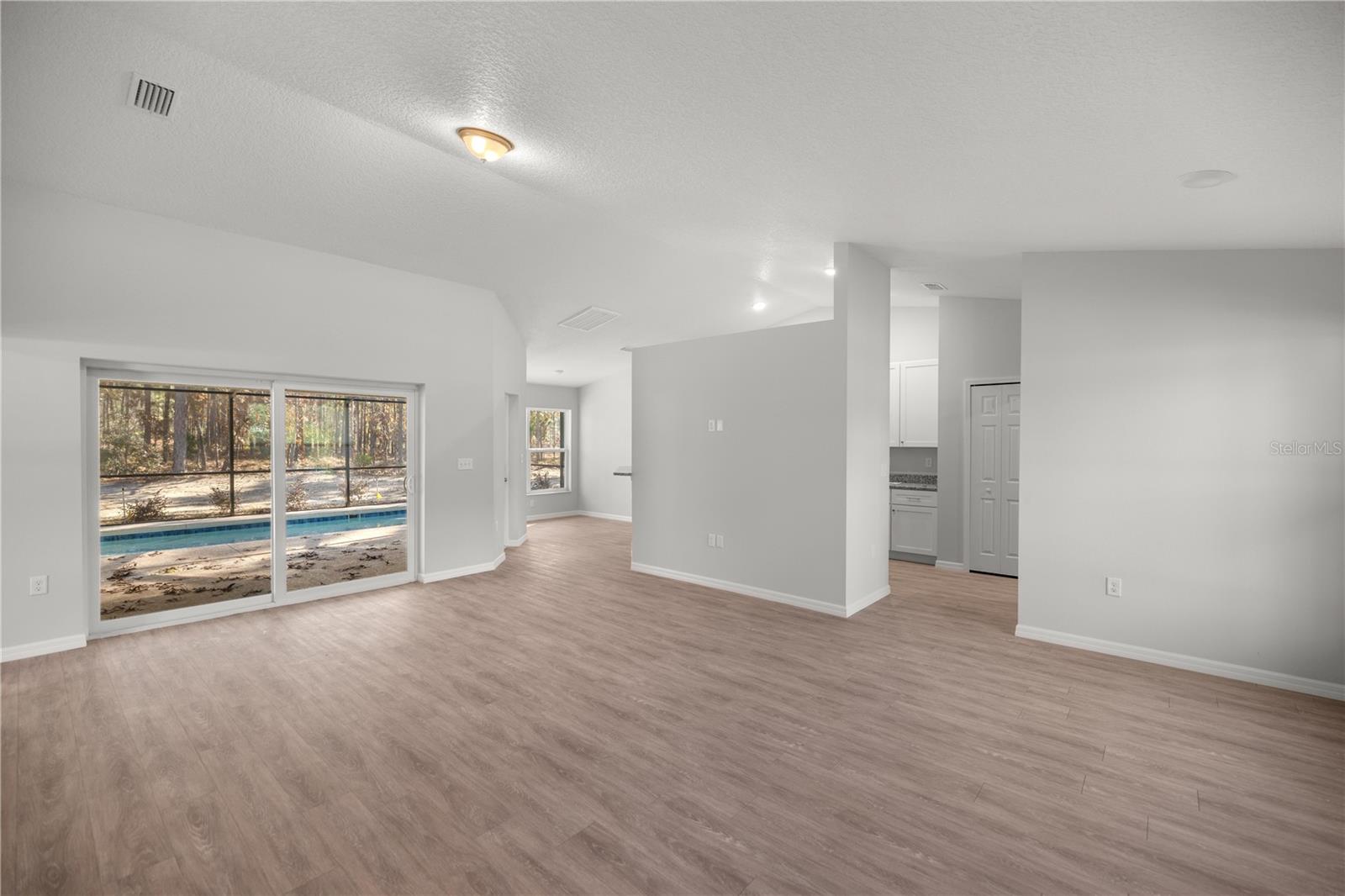 2300 W ELMORE LOOP