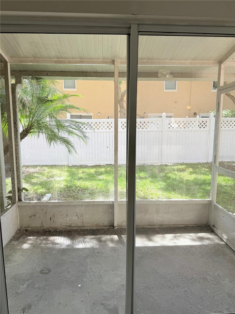 EMERALD POINTE TWNHMS AT TA - Residential Lease