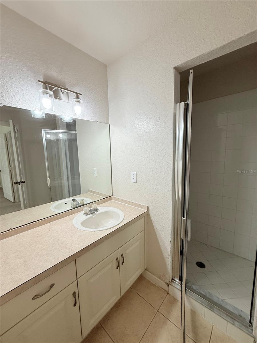 EMERALD POINTE TWNHMS AT TA - Residential Lease