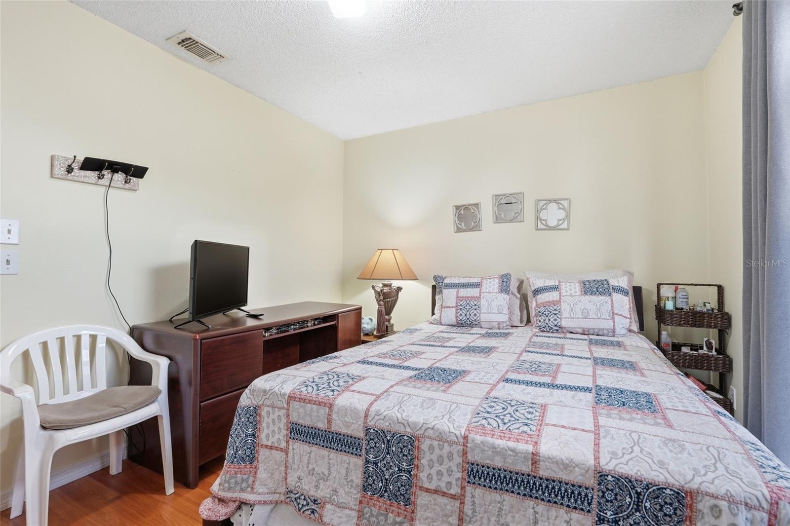 WHISPER LAKES - Residential