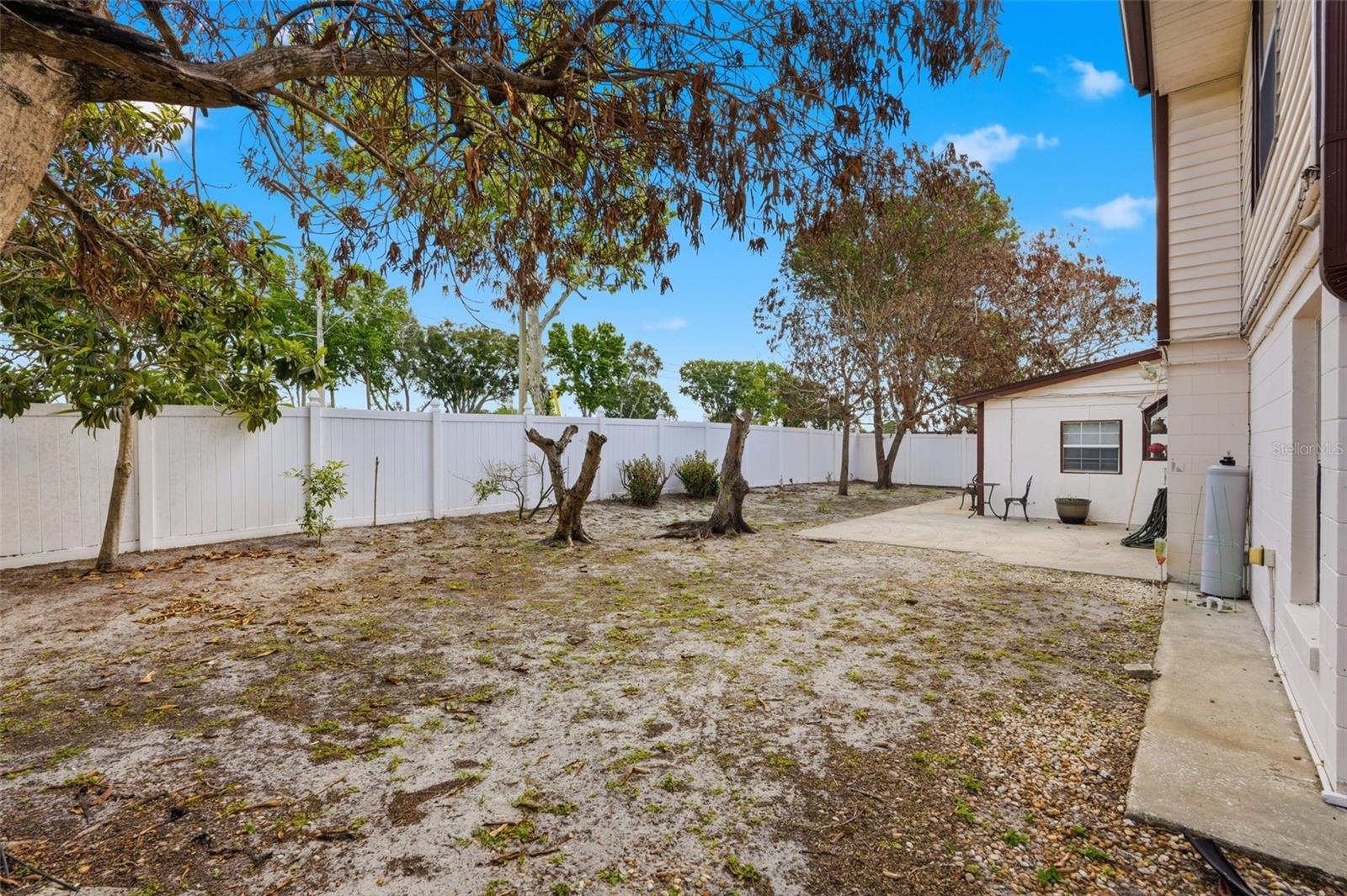 WHISPER LAKES - Residential