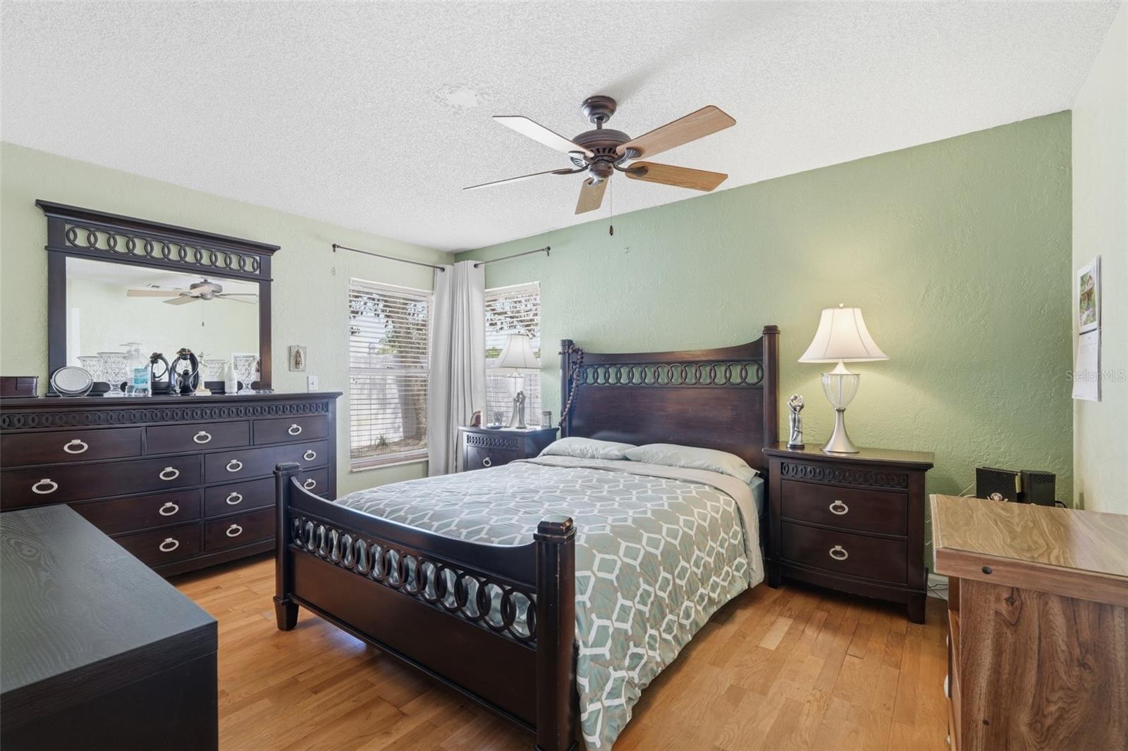 WHISPER LAKES - Residential