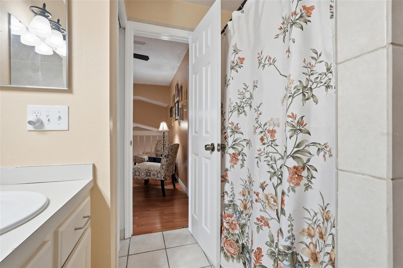 WHISPER LAKES - Residential