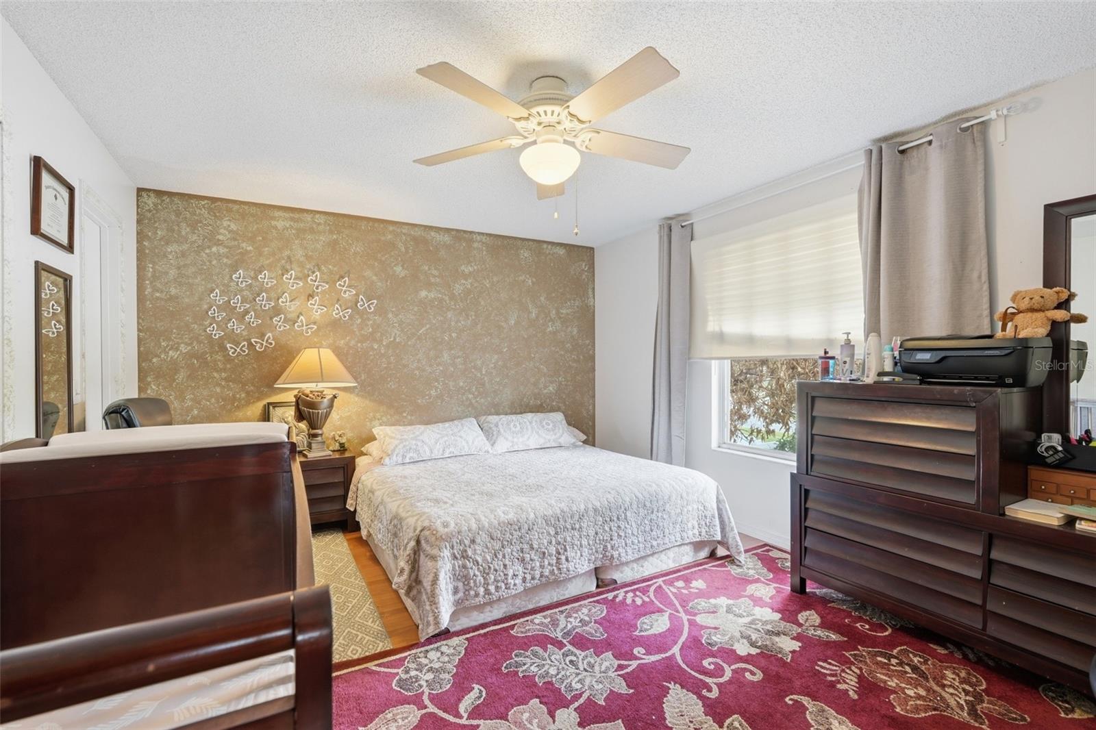 WHISPER LAKES - Residential