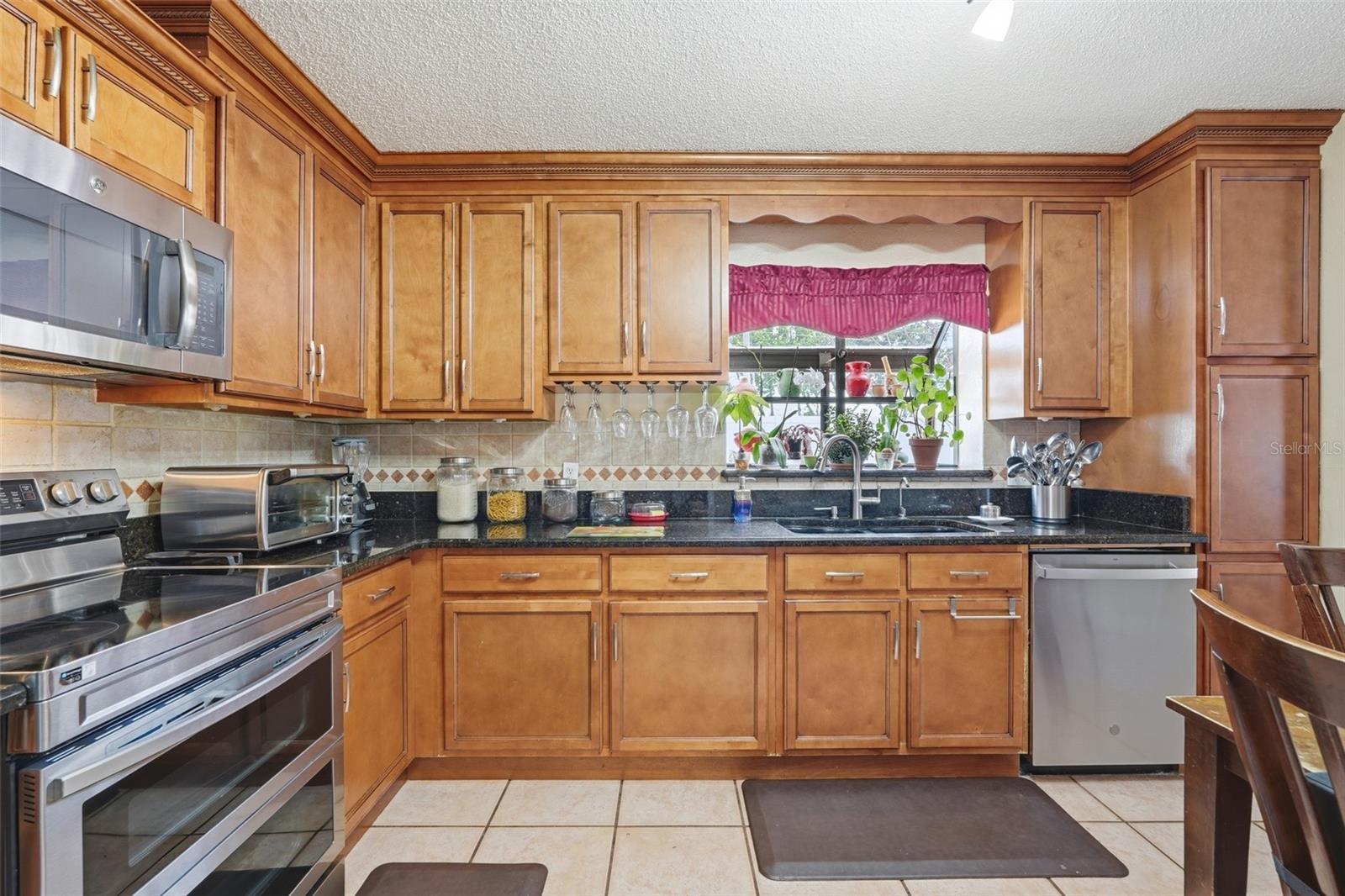 WHISPER LAKES - Residential