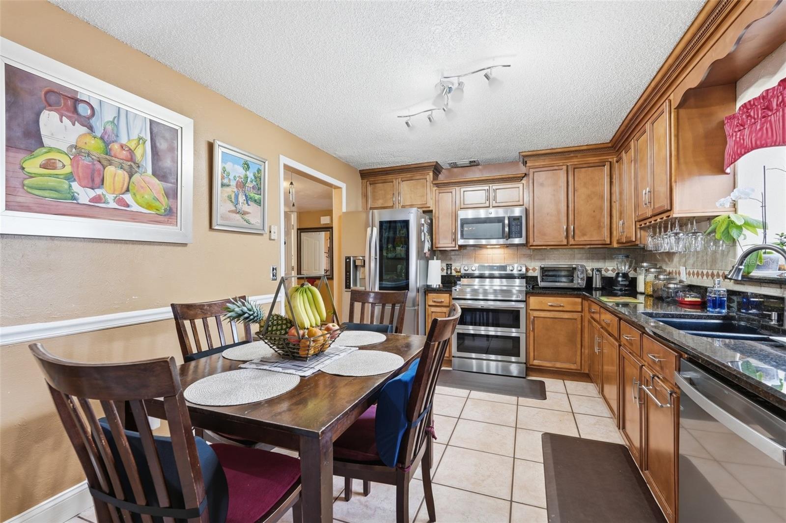 WHISPER LAKES - Residential