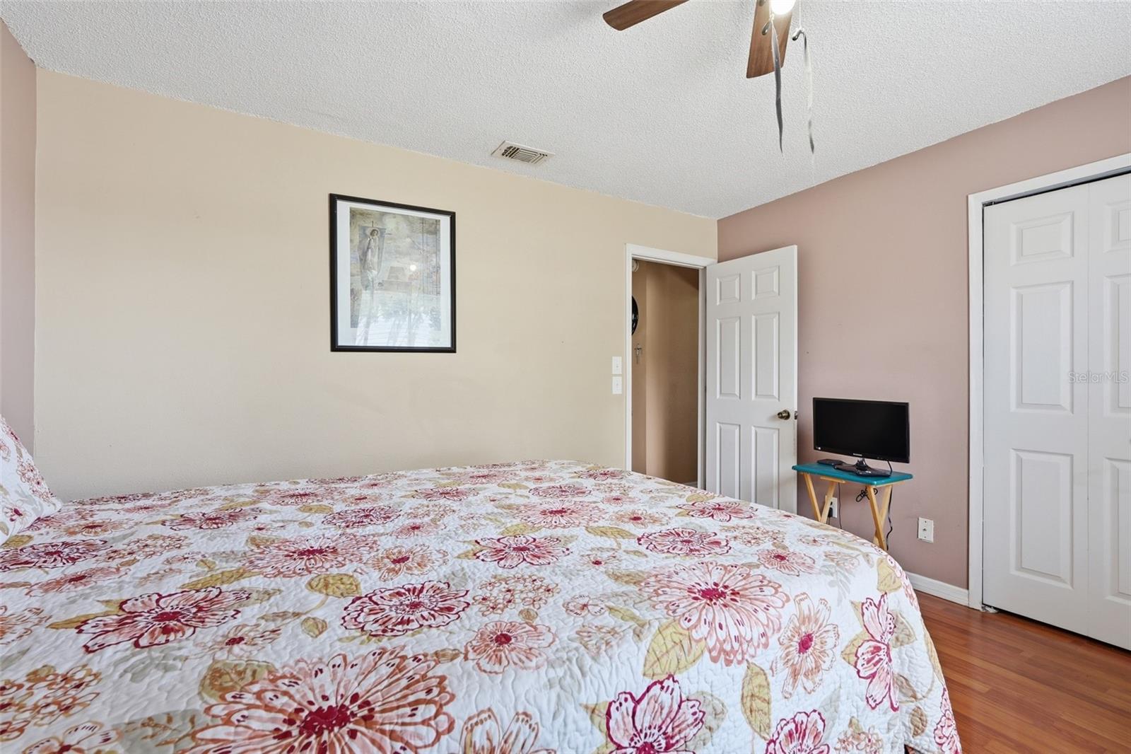 WHISPER LAKES - Residential