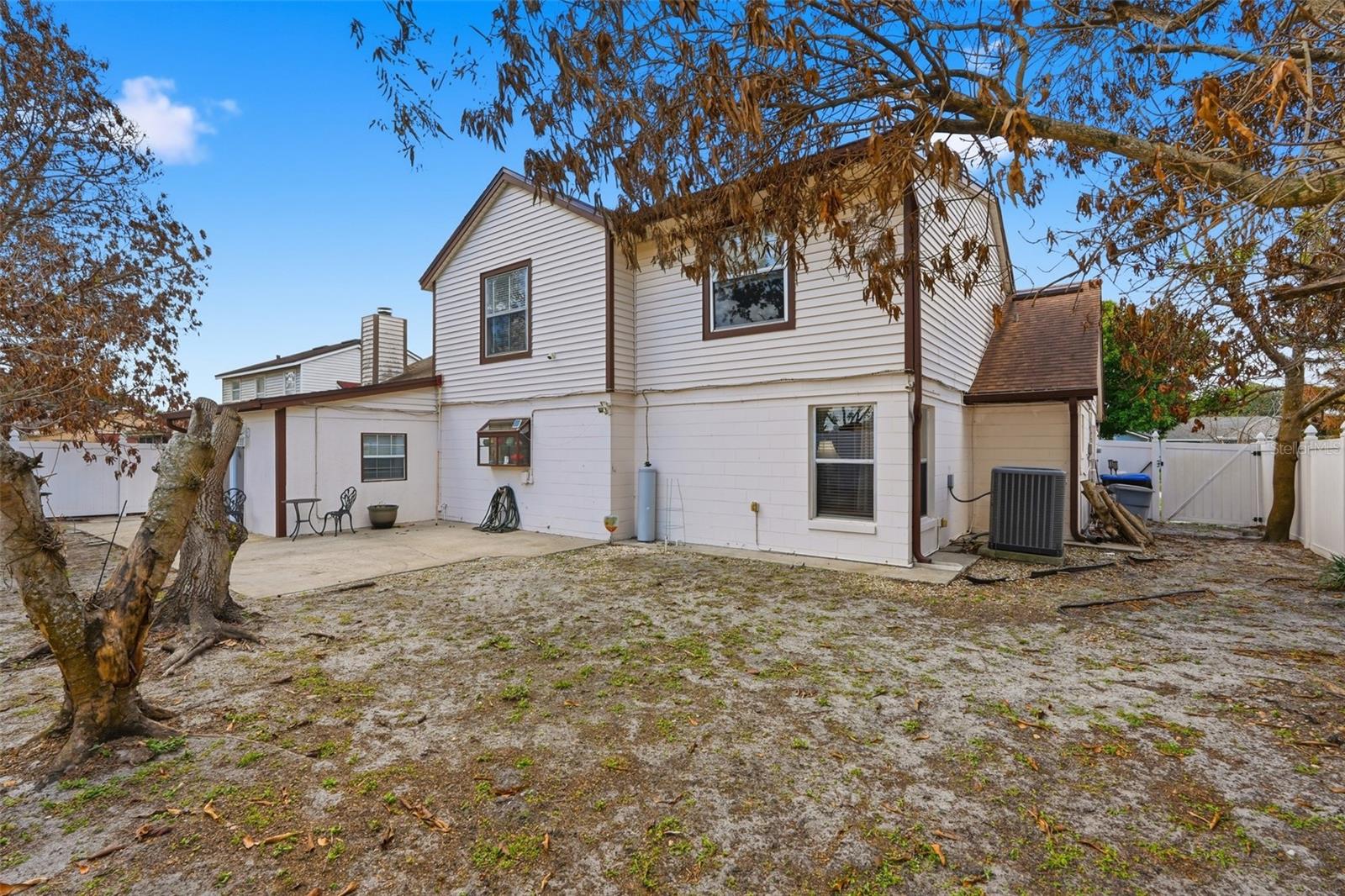 WHISPER LAKES - Residential