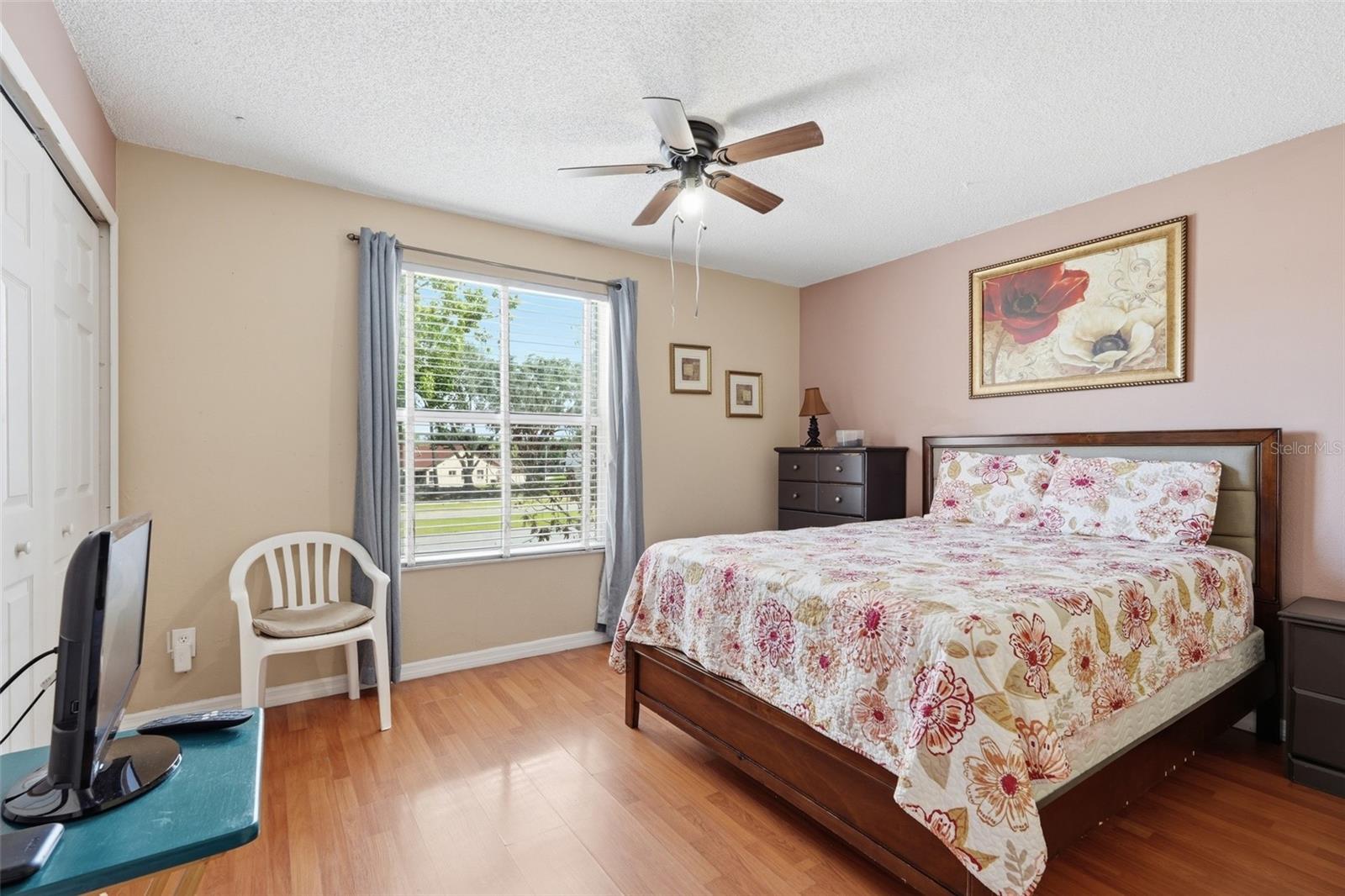 WHISPER LAKES - Residential