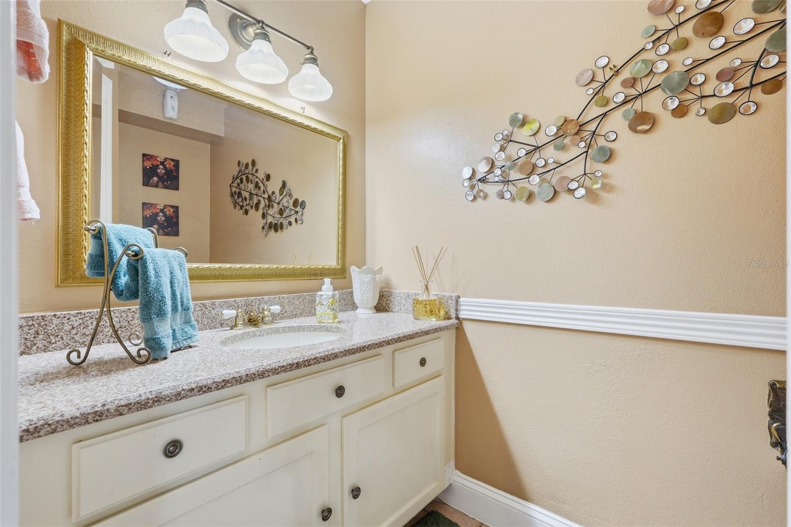 WHISPER LAKES - Residential