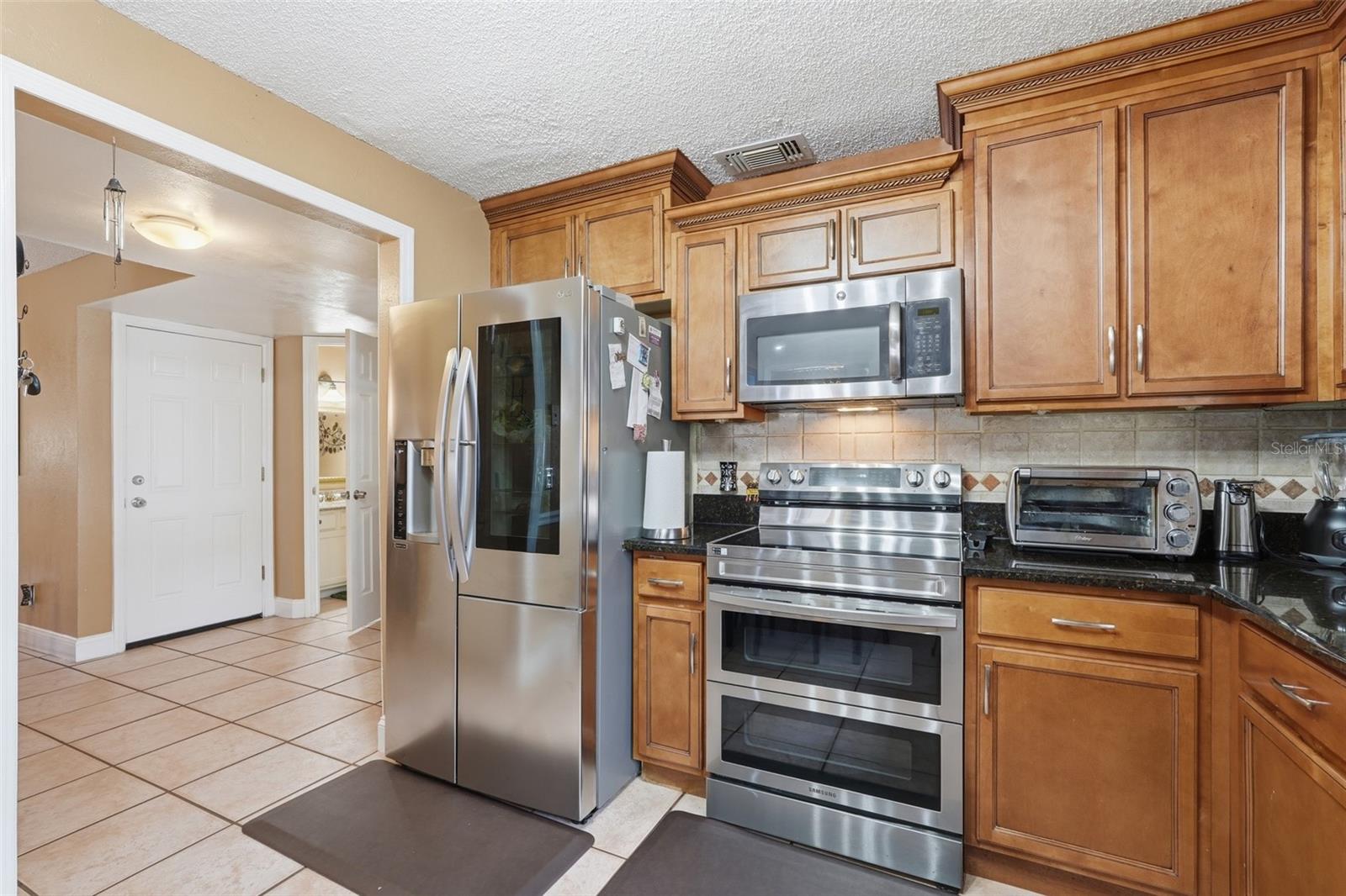 WHISPER LAKES - Residential