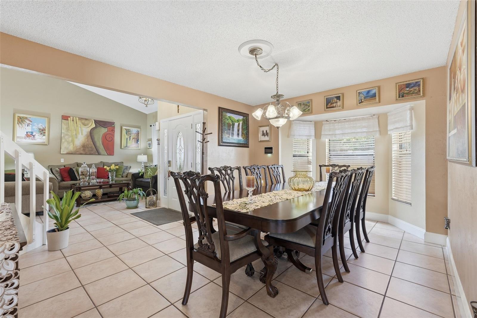 WHISPER LAKES - Residential