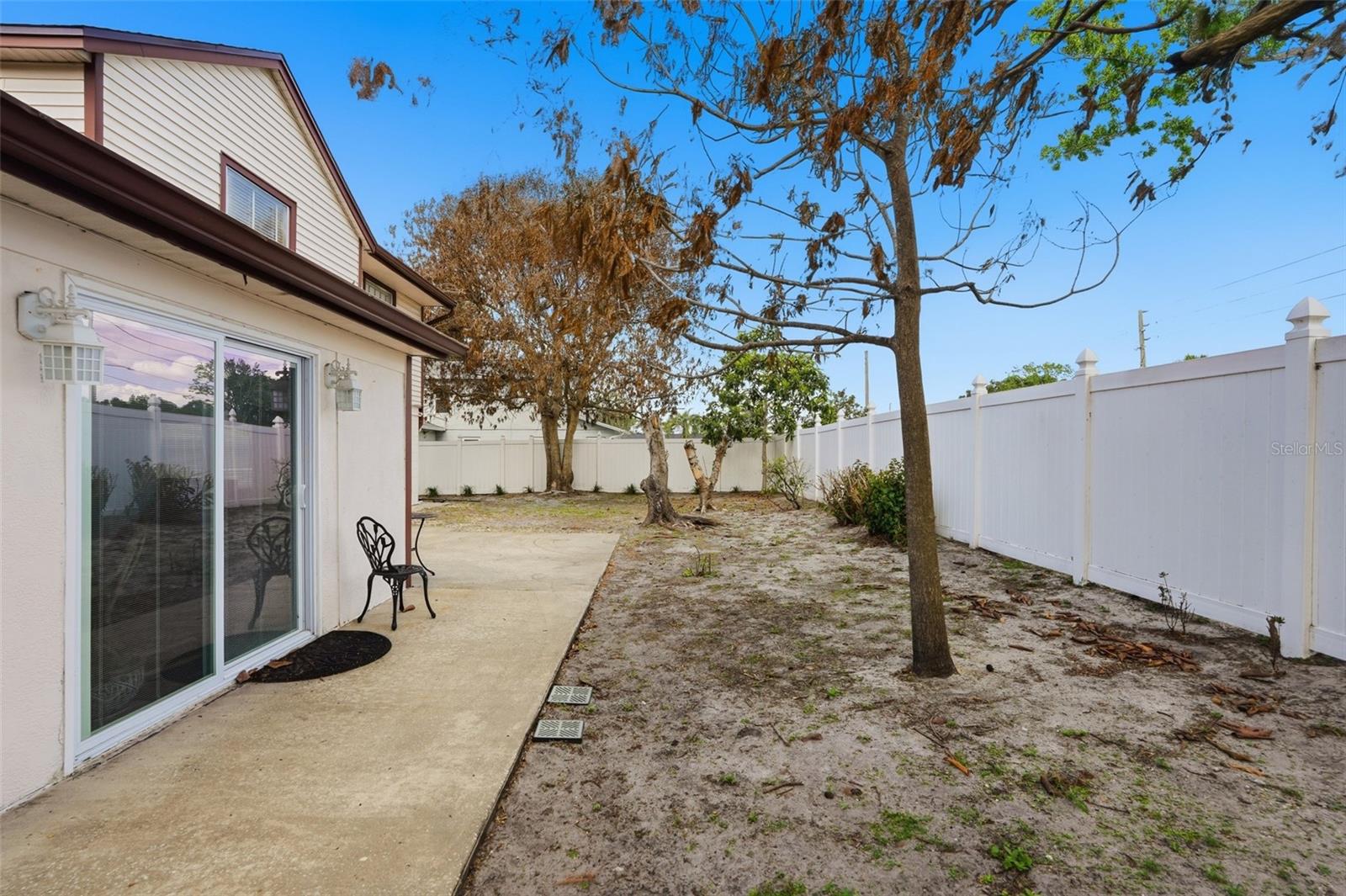 WHISPER LAKES - Residential