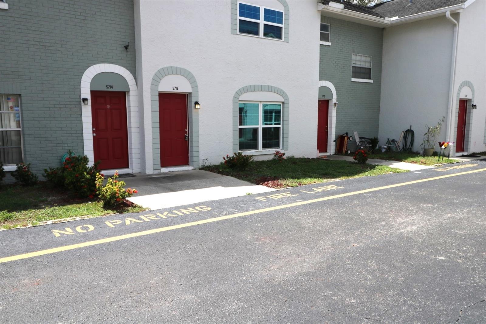 SOUTH BLVD TWNHS - Residential Lease