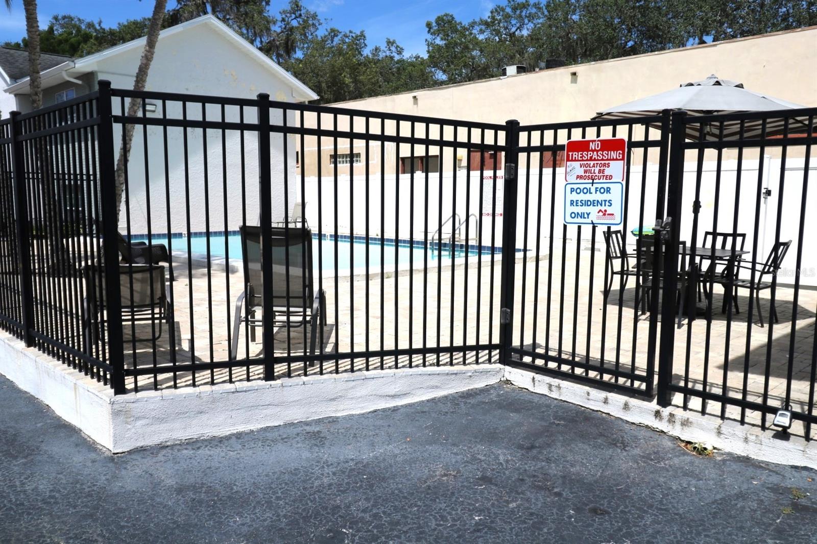 SOUTH BLVD TWNHS - Residential Lease