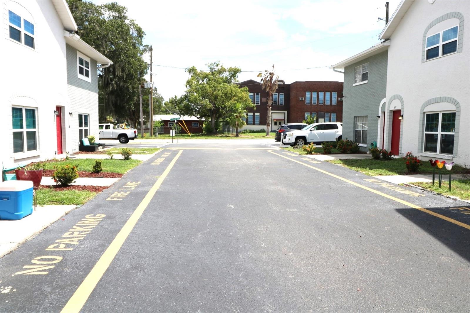 SOUTH BLVD TWNHS - Residential Lease