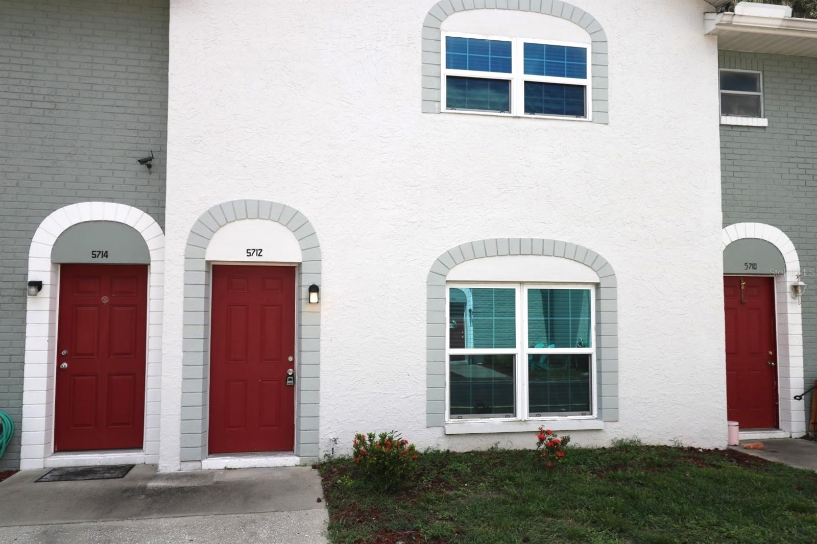 SOUTH BLVD TWNHS - Residential Lease