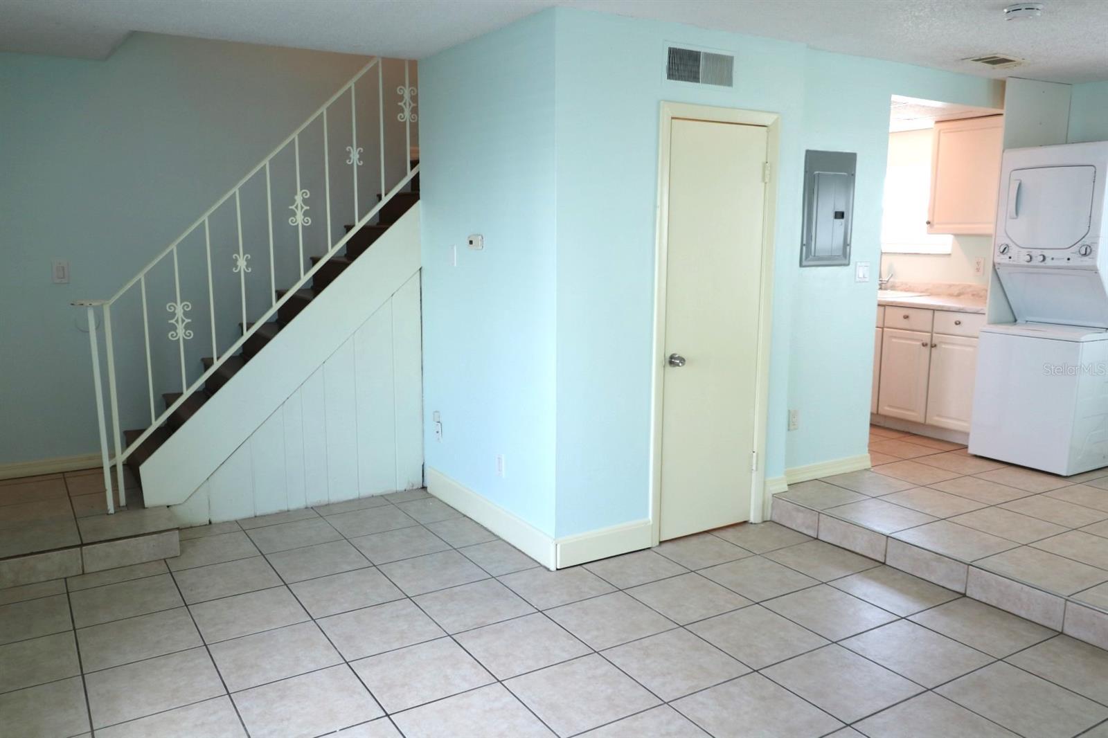 SOUTH BLVD TWNHS - Residential Lease