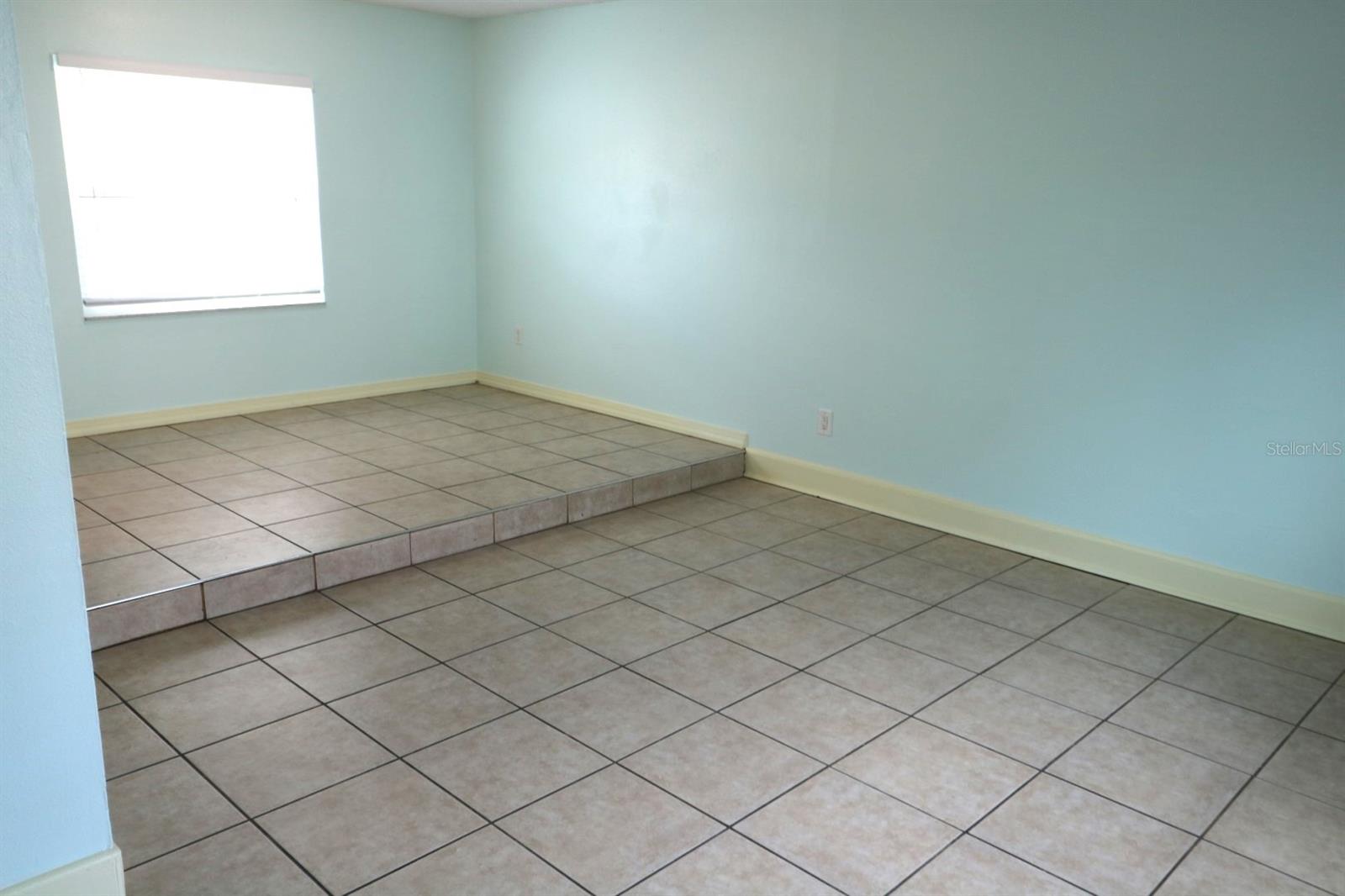 SOUTH BLVD TWNHS - Residential Lease