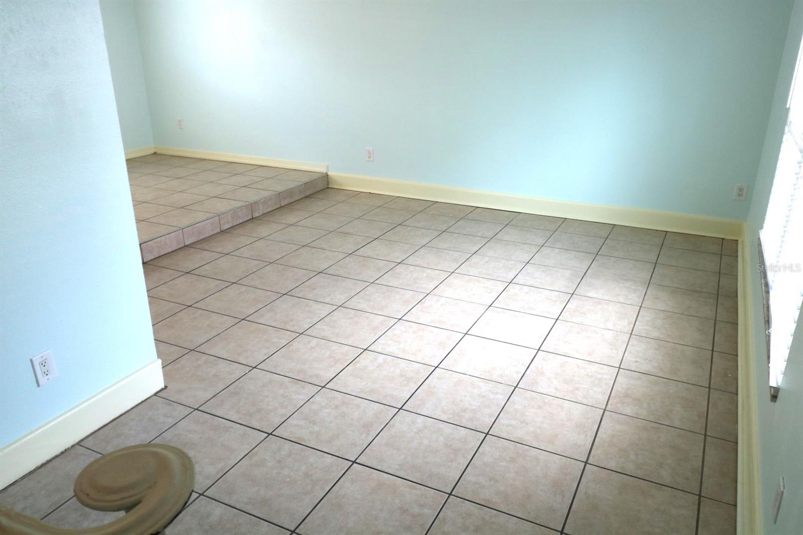 SOUTH BLVD TWNHS - Residential Lease