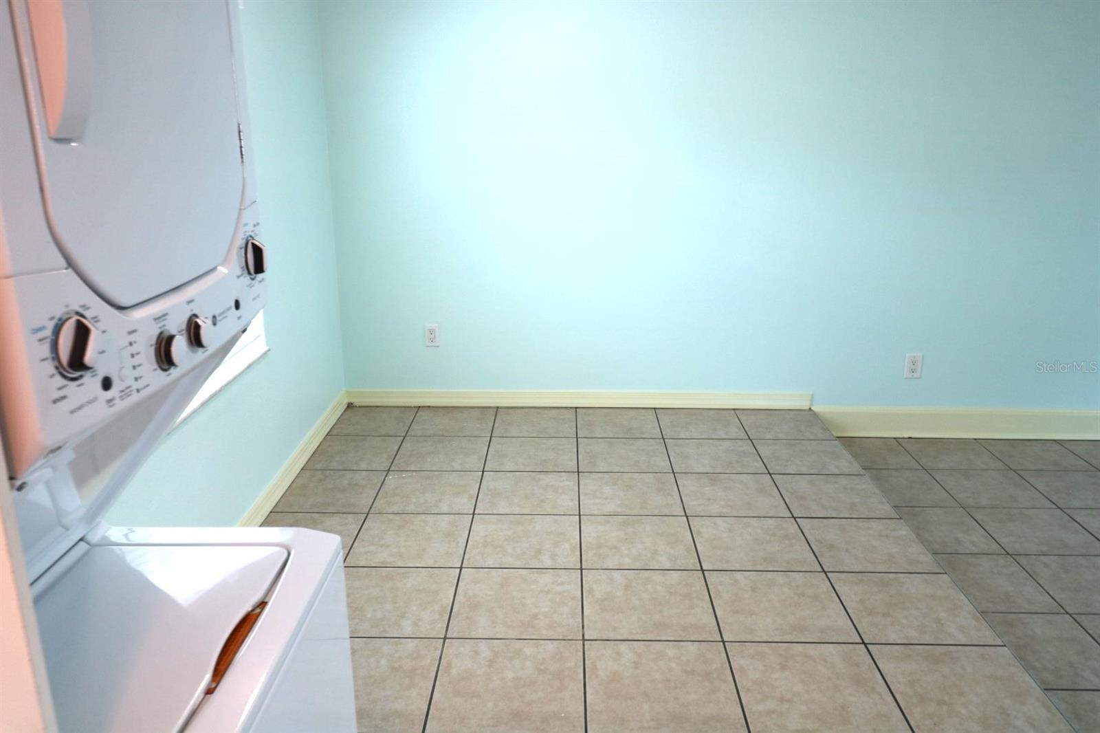 SOUTH BLVD TWNHS - Residential Lease