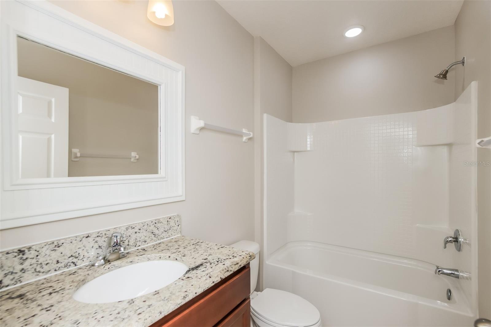 AMBERWOOD - Residential Lease