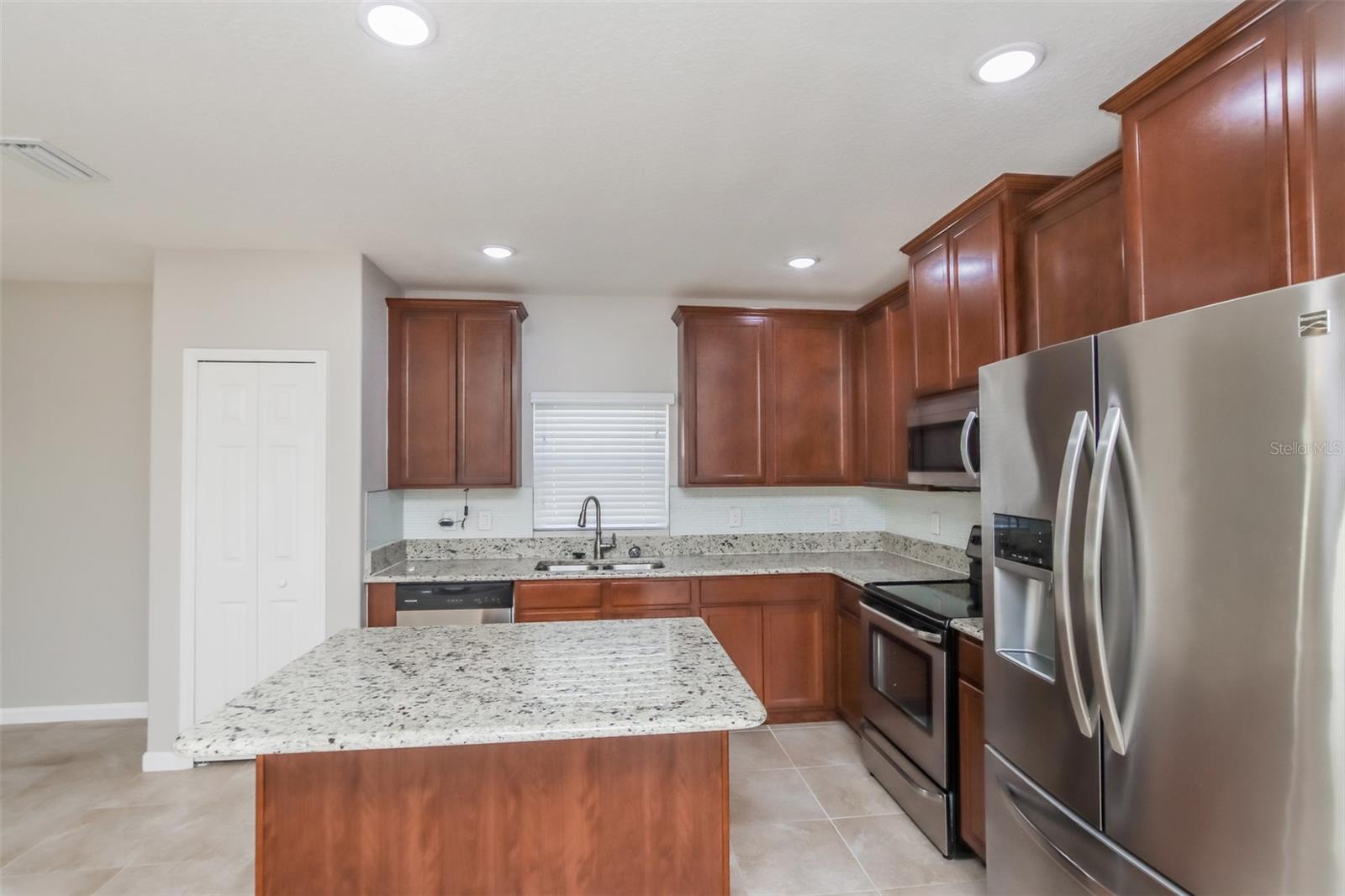 AMBERWOOD - Residential Lease