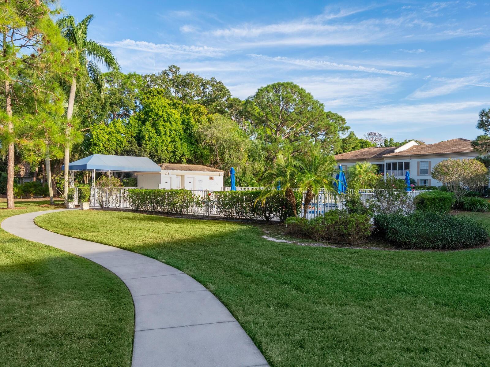 WEDGEWOOD LAKE - THE MEADOWS - Residential