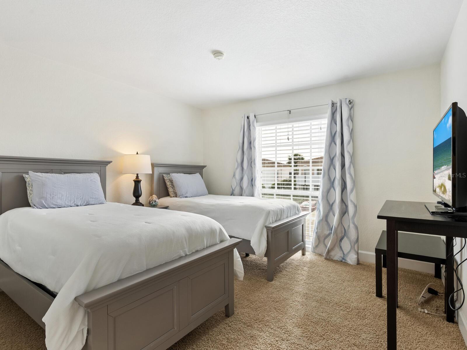 WEDGEWOOD LAKE - THE MEADOWS - Residential