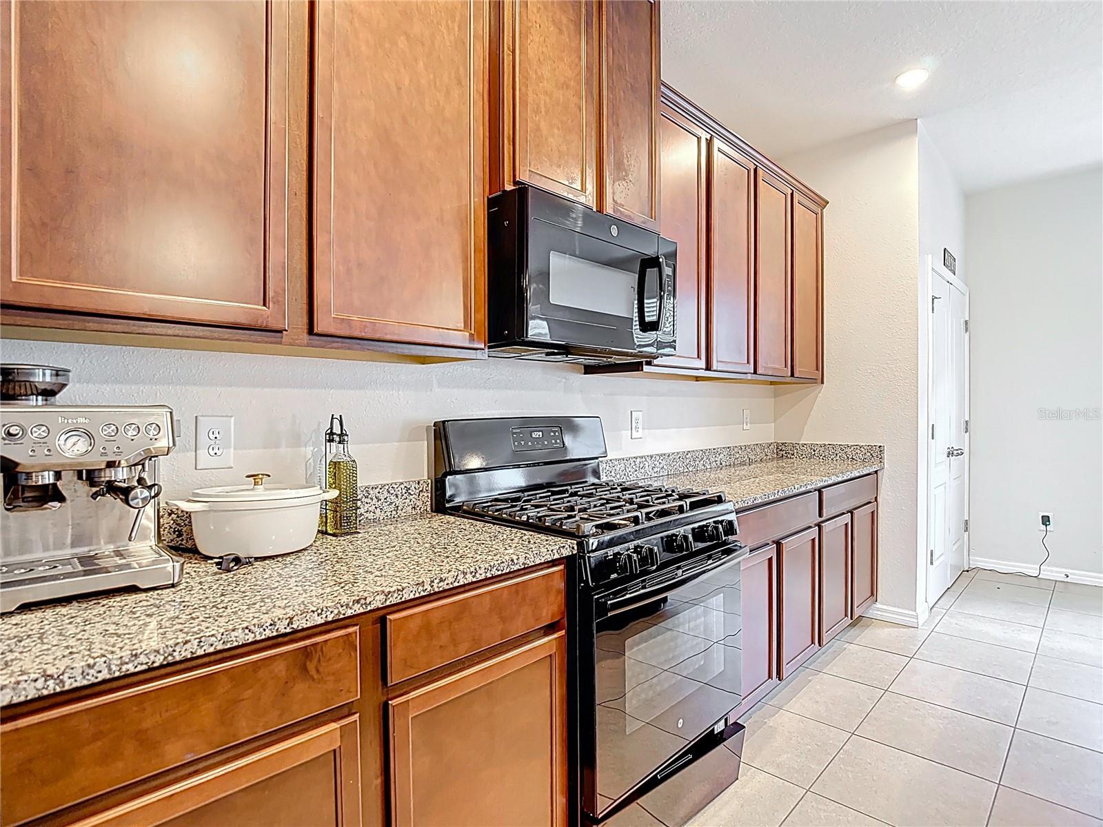 ASTURIA PH 3 - Residential Lease