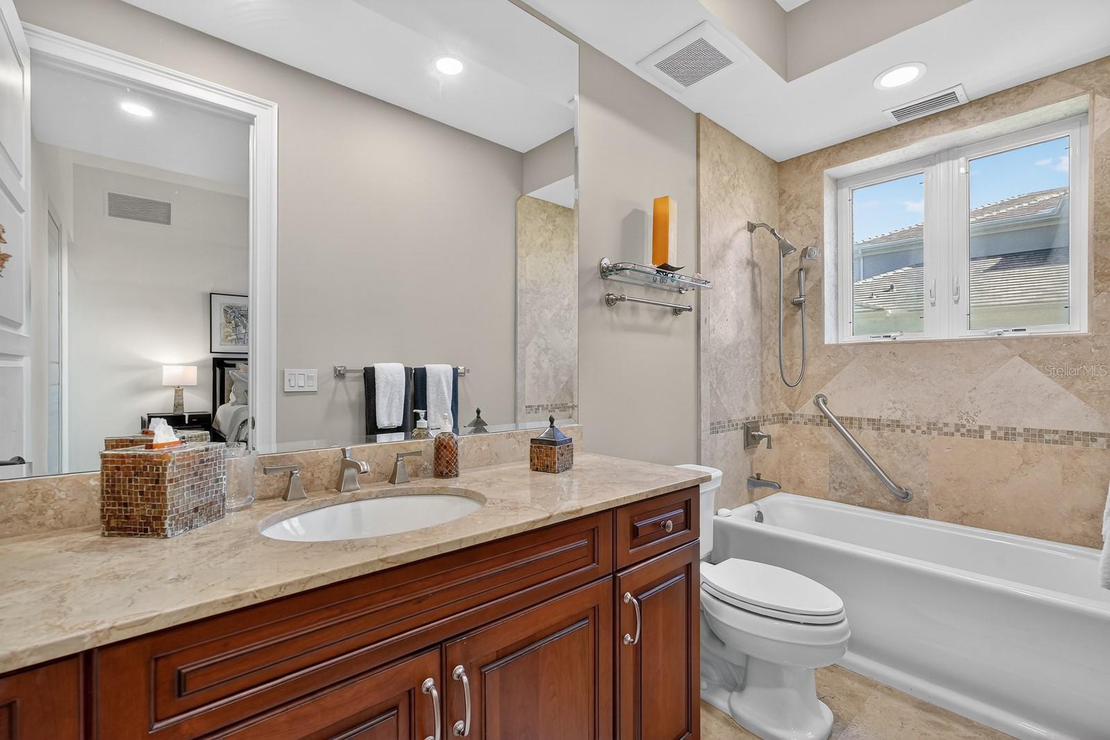 GRANDE MER SUB - Residential