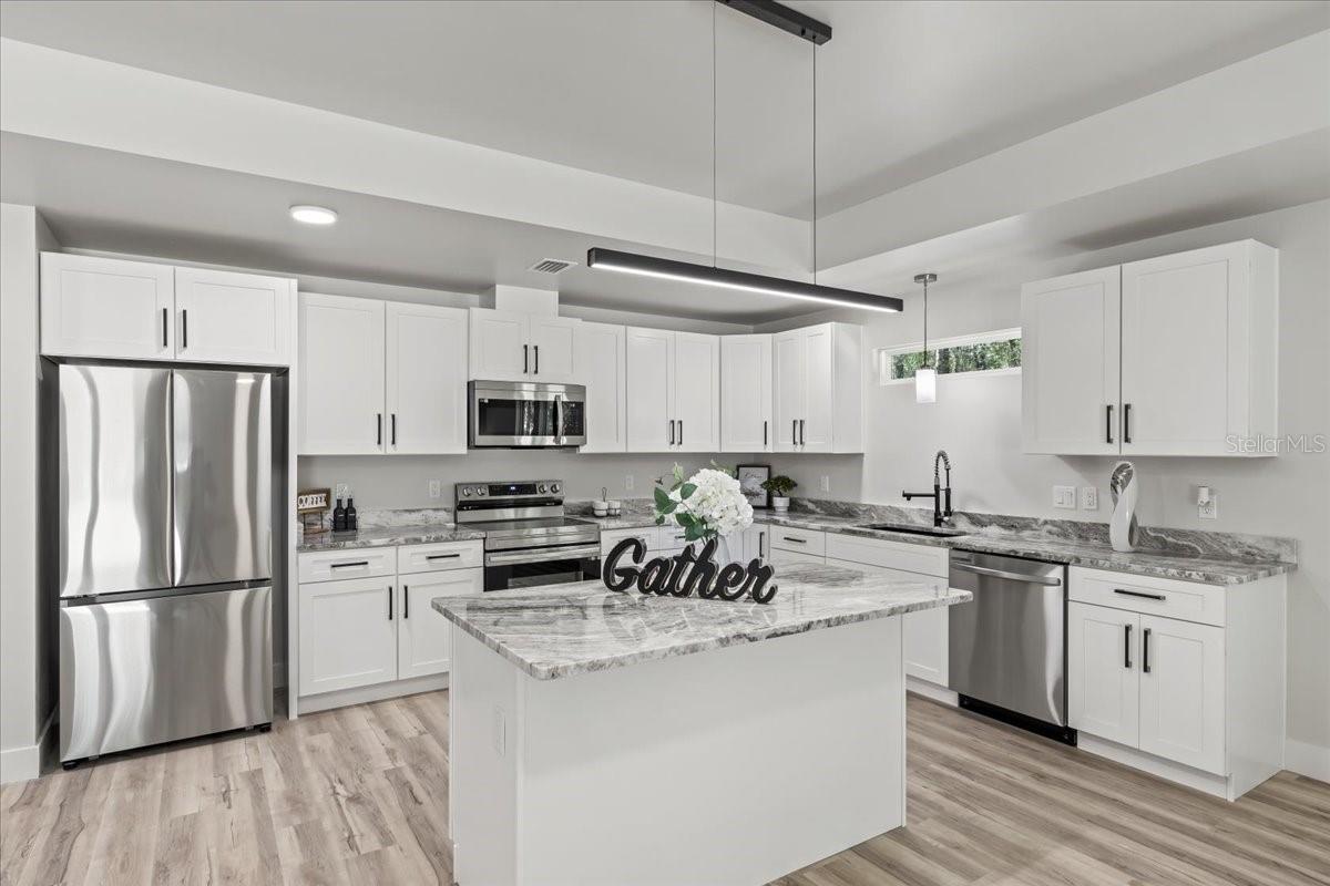 4TH ADD TO BRONSON HEIGHTS - Residential