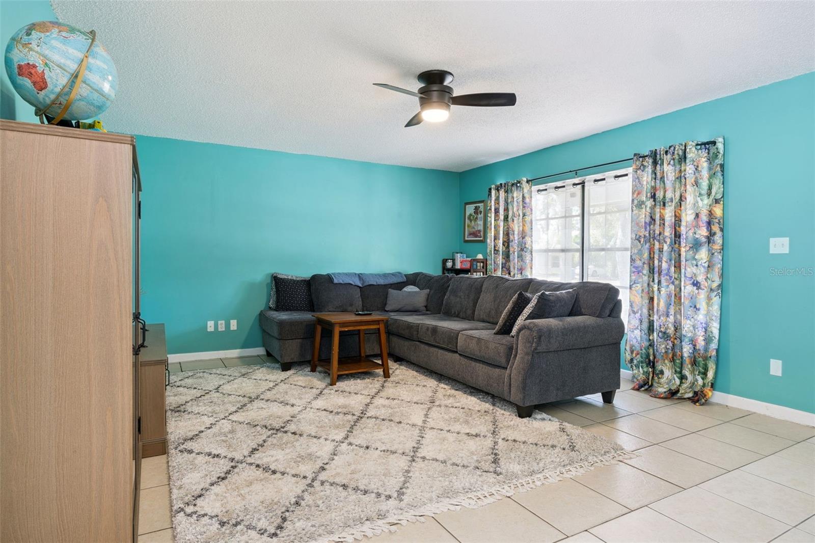 TWIN LAKES MANOR ADD 03 - Residential