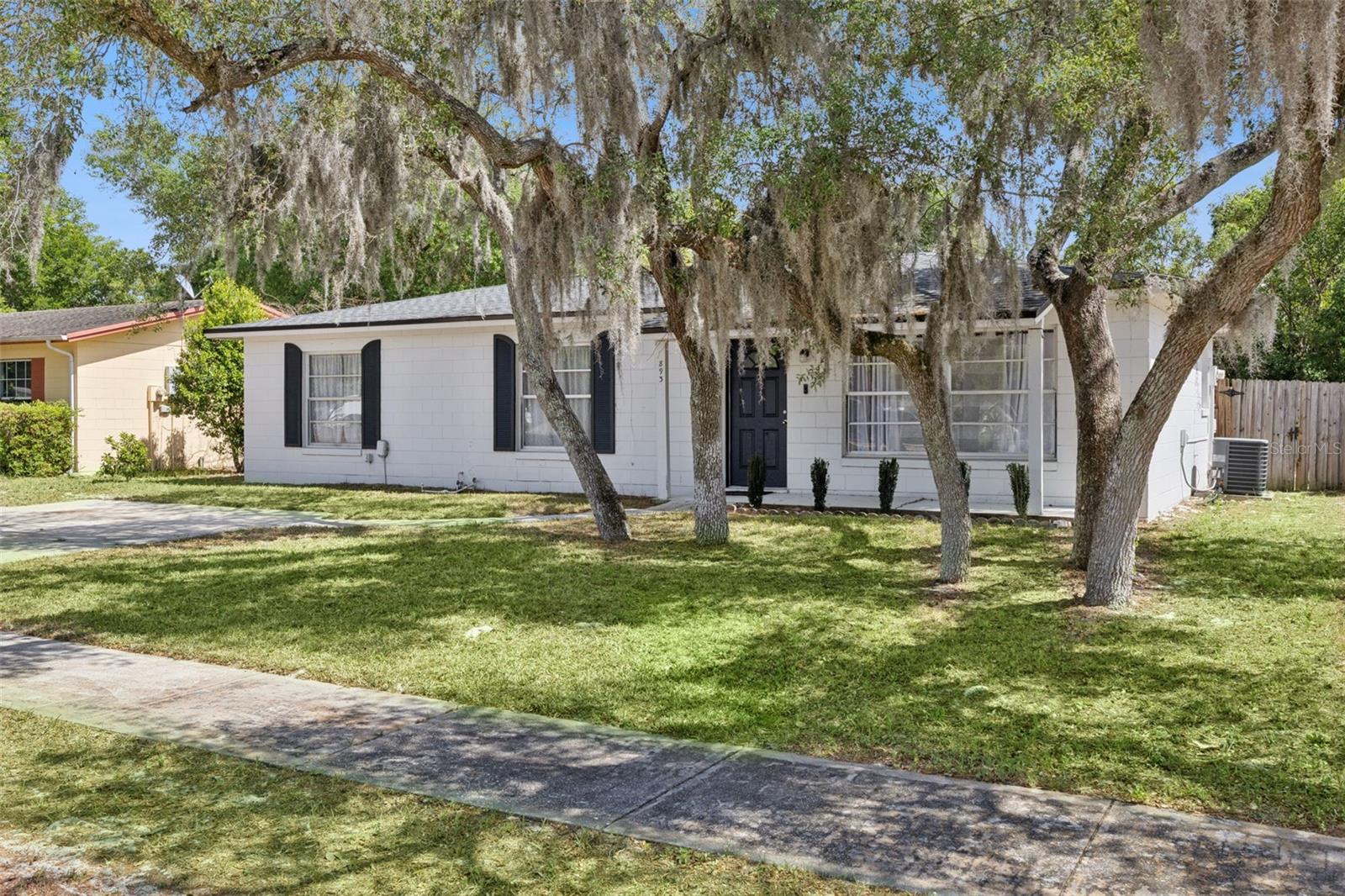 TWIN LAKES MANOR ADD 03 - Residential