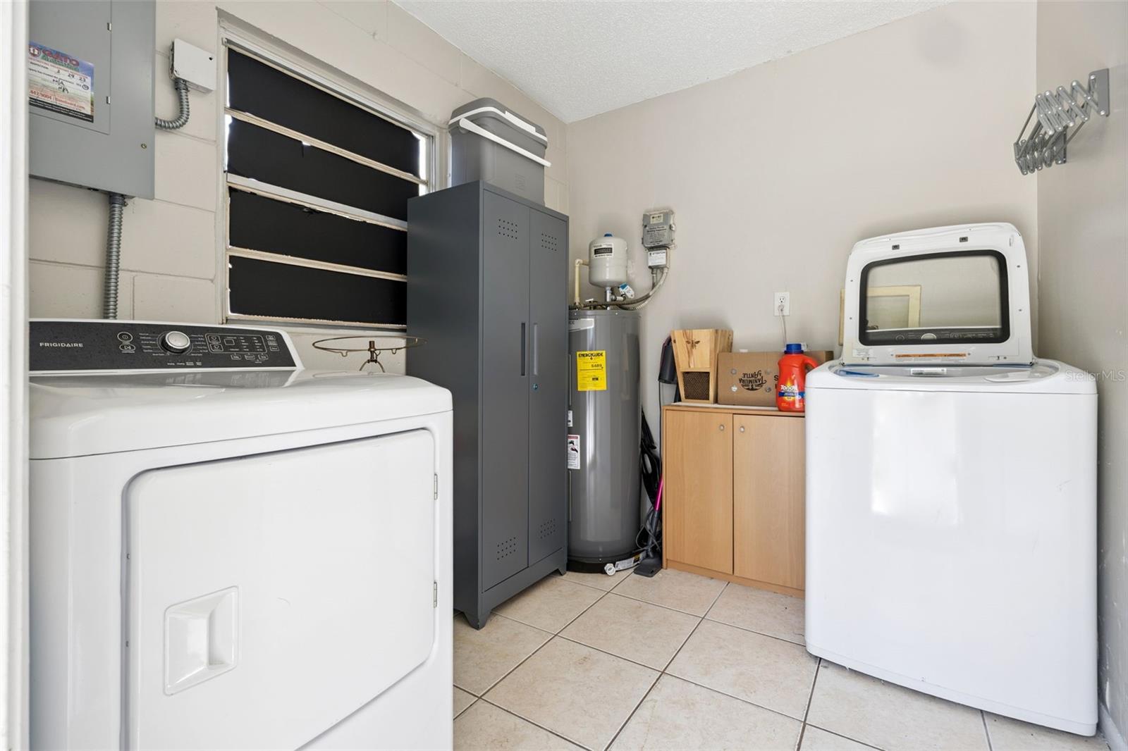 TWIN LAKES MANOR ADD 03 - Residential