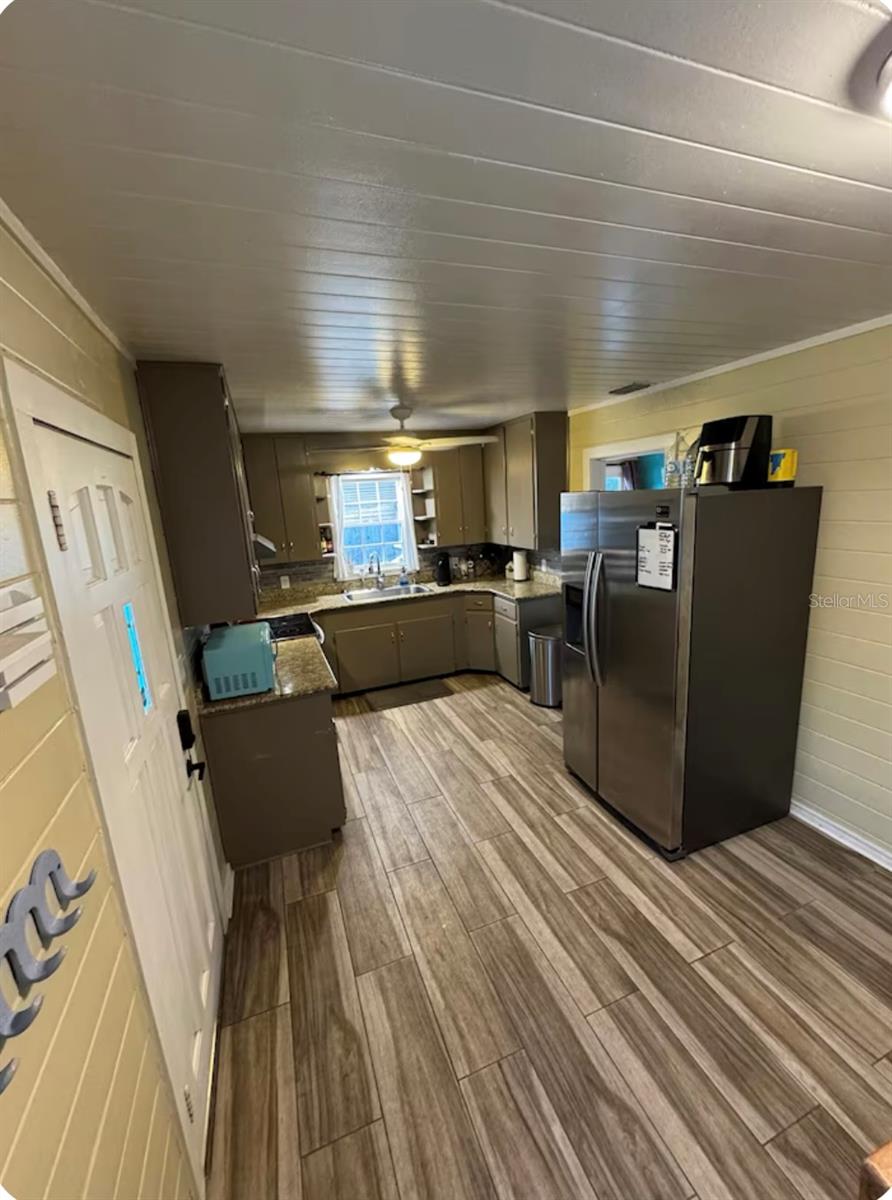 1564 S MICHIGAN AVENUE