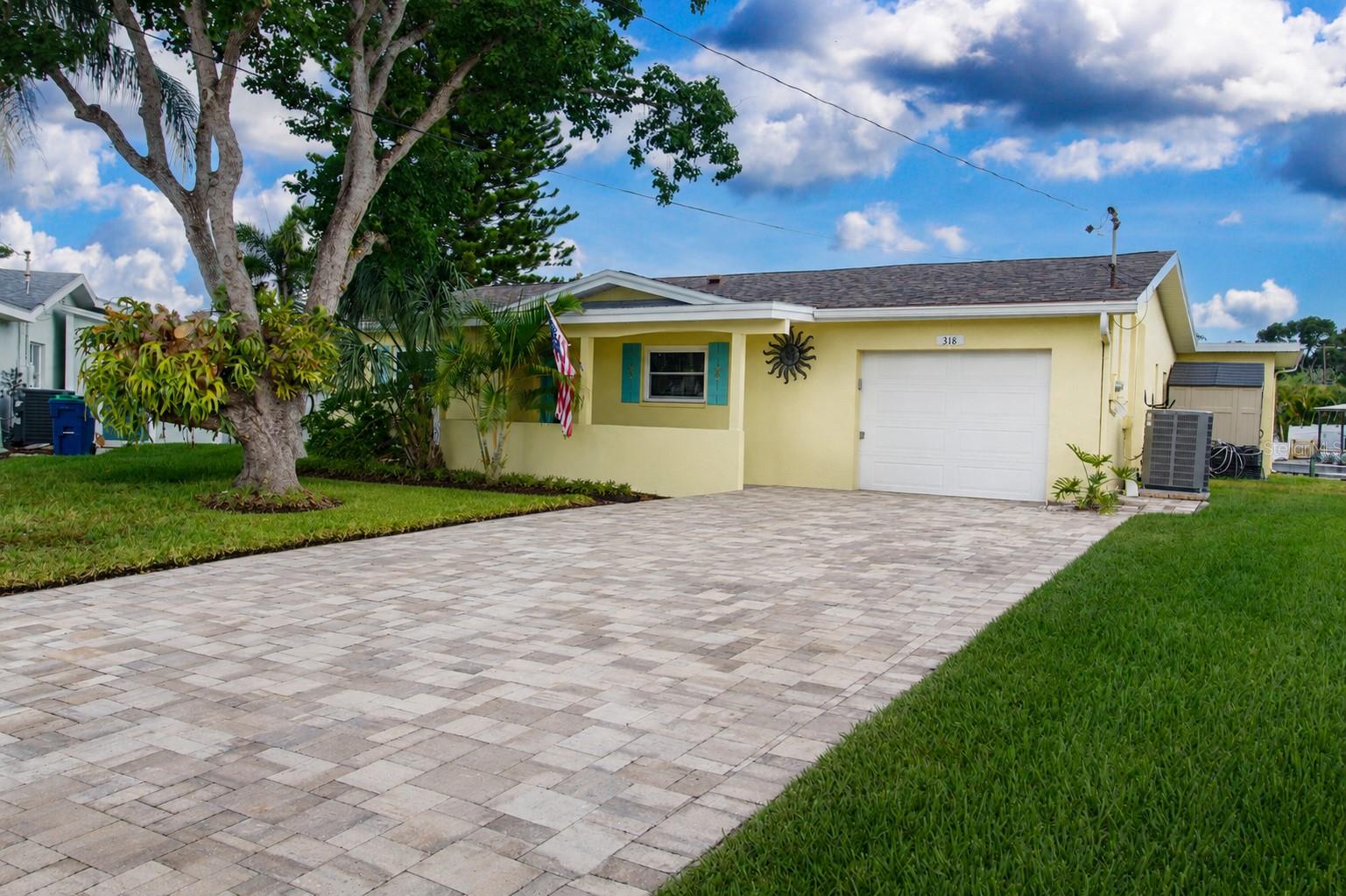 318 CIRCLE DRIVE