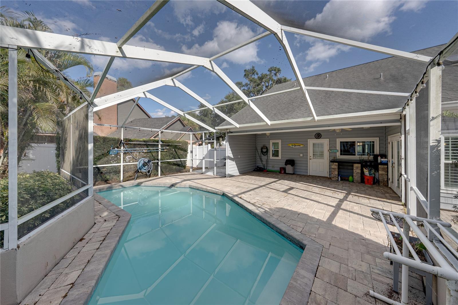 HICKORY LAKES MANOR - Residential