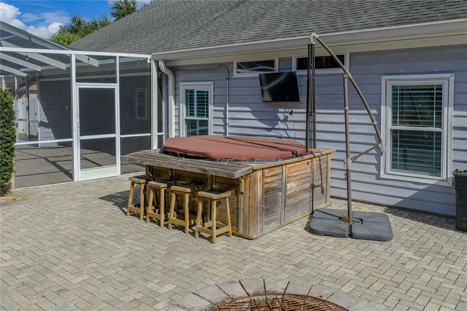 HICKORY LAKES MANOR - Residential