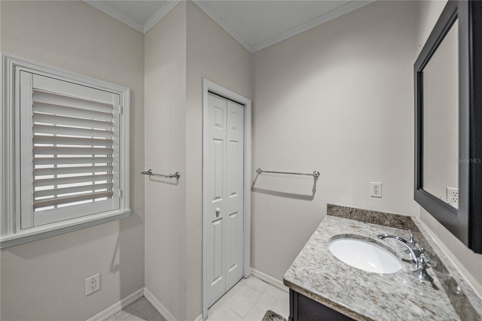 HICKORY LAKES MANOR - Residential